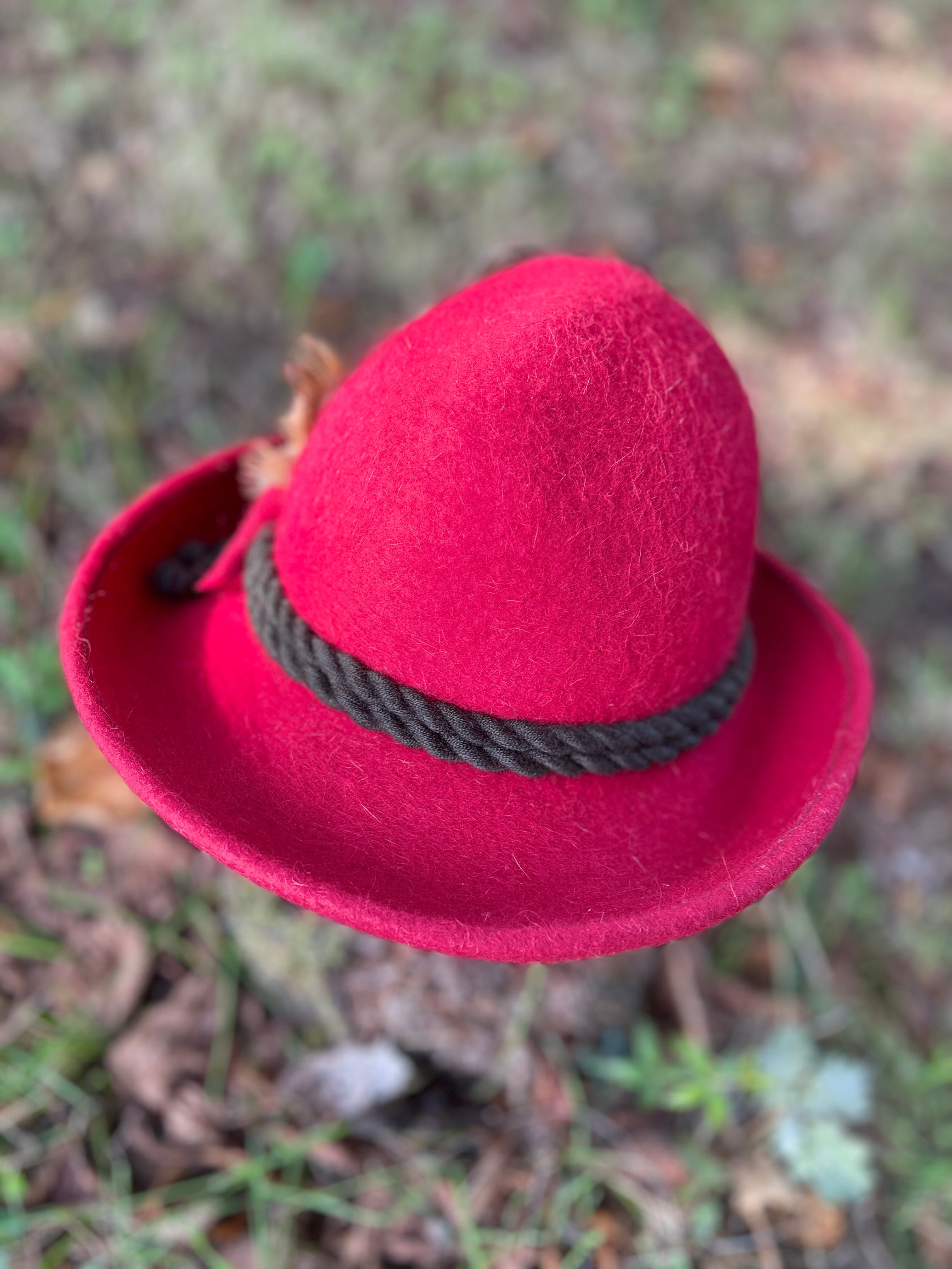 Chapeau tyrolien rouge vintage en laine feutrée