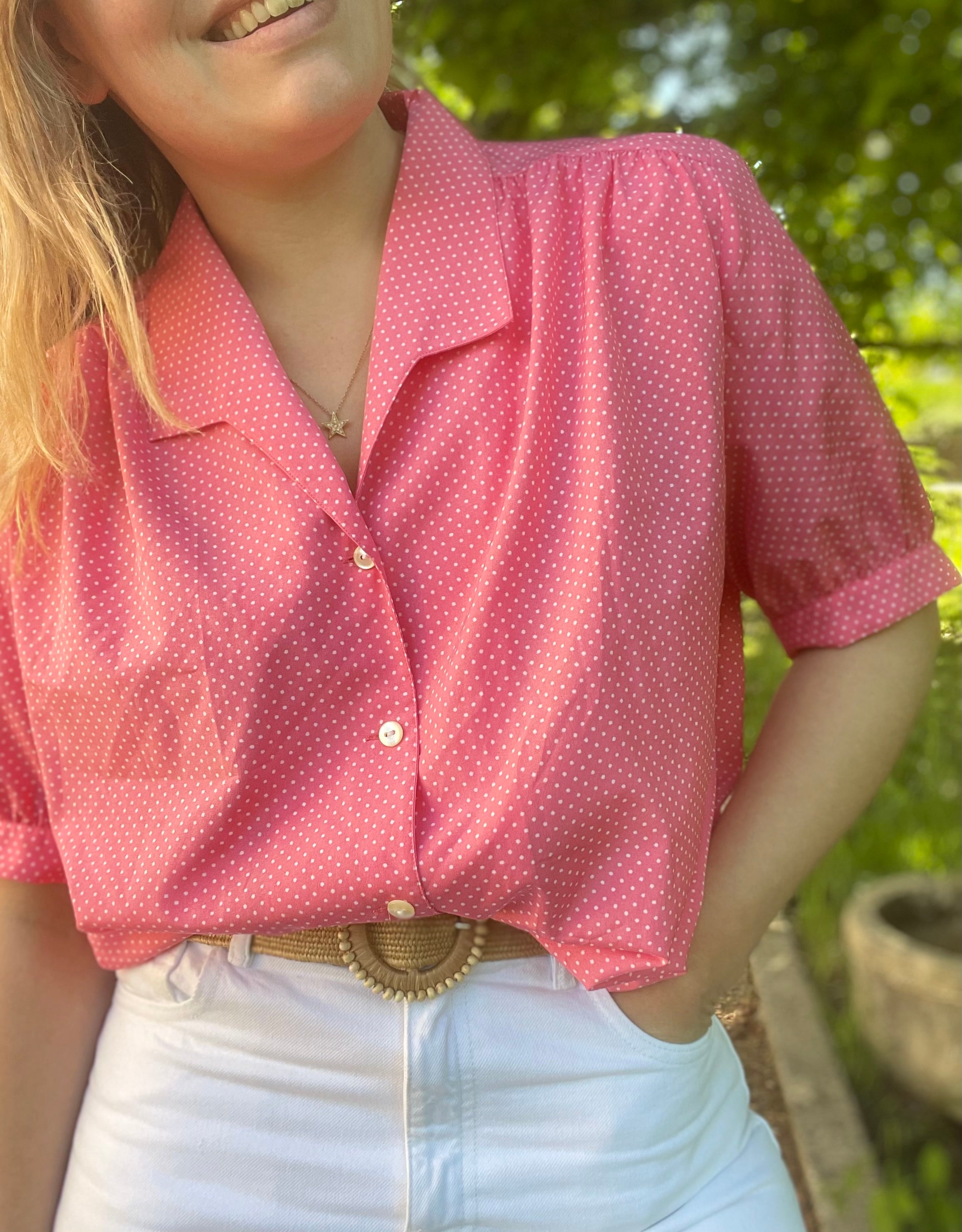 Chemise vintage rose à pois