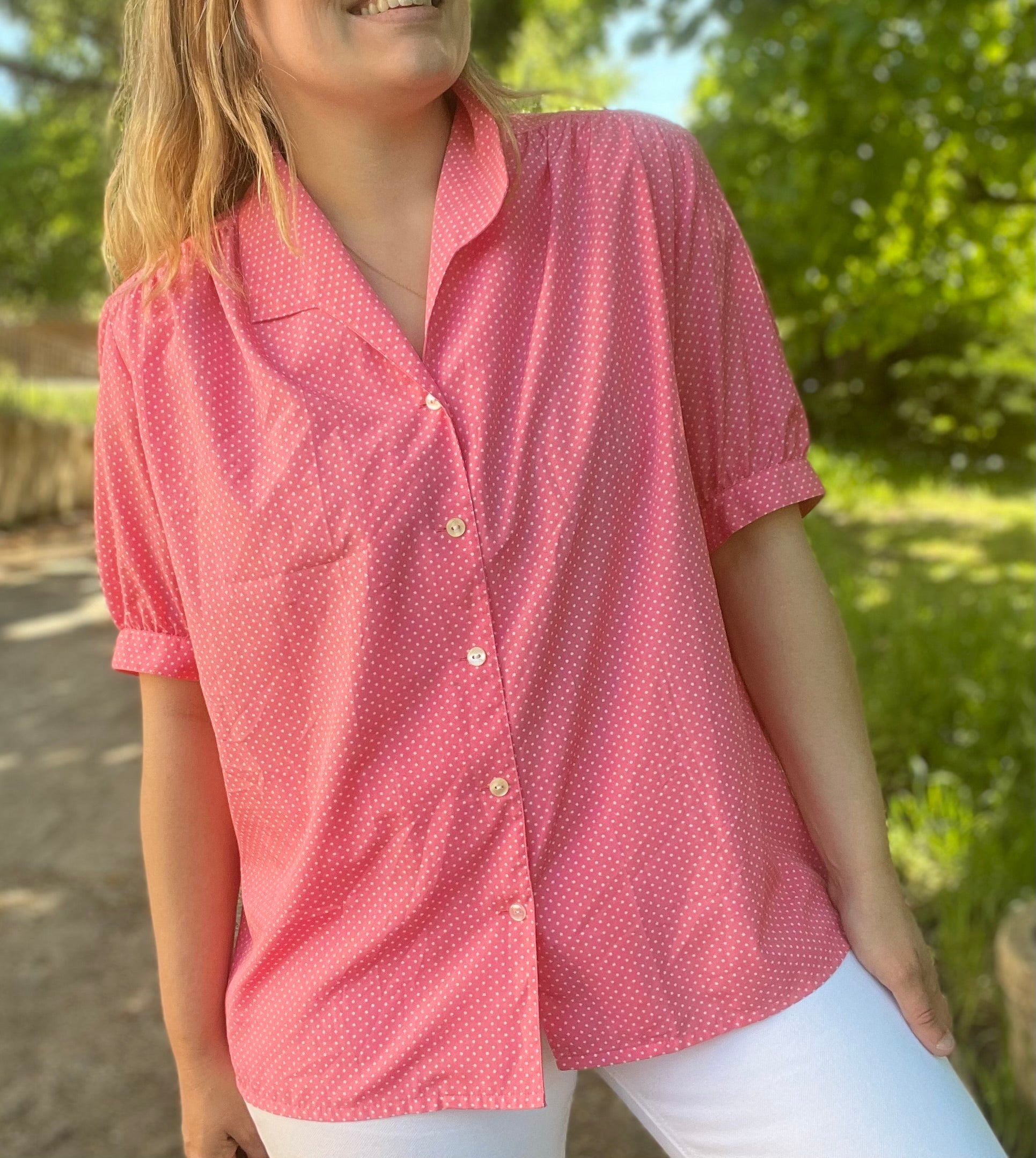 Chemise vintage rose à pois