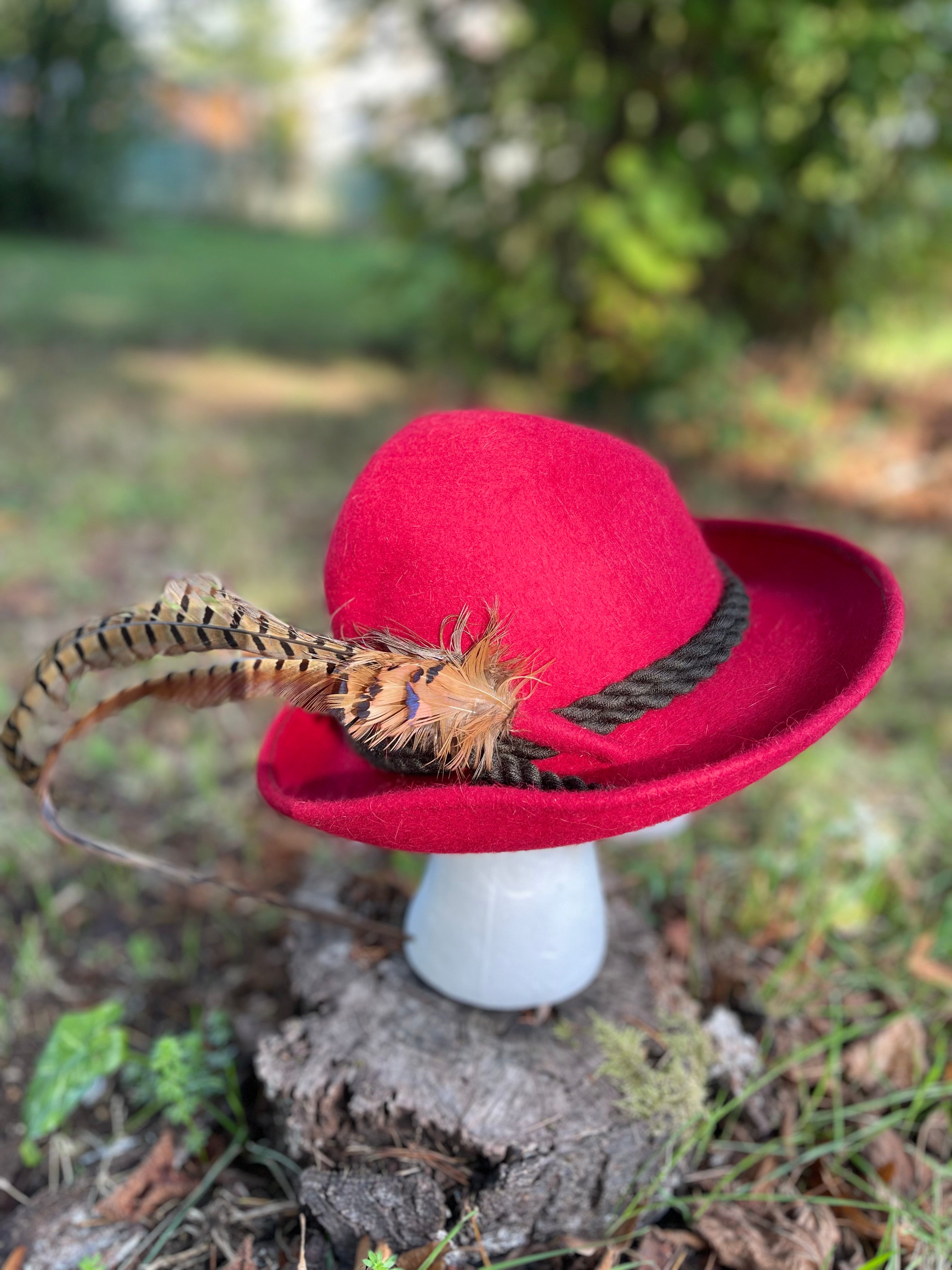 Chapeau tyrolien rouge vintage en laine feutrée