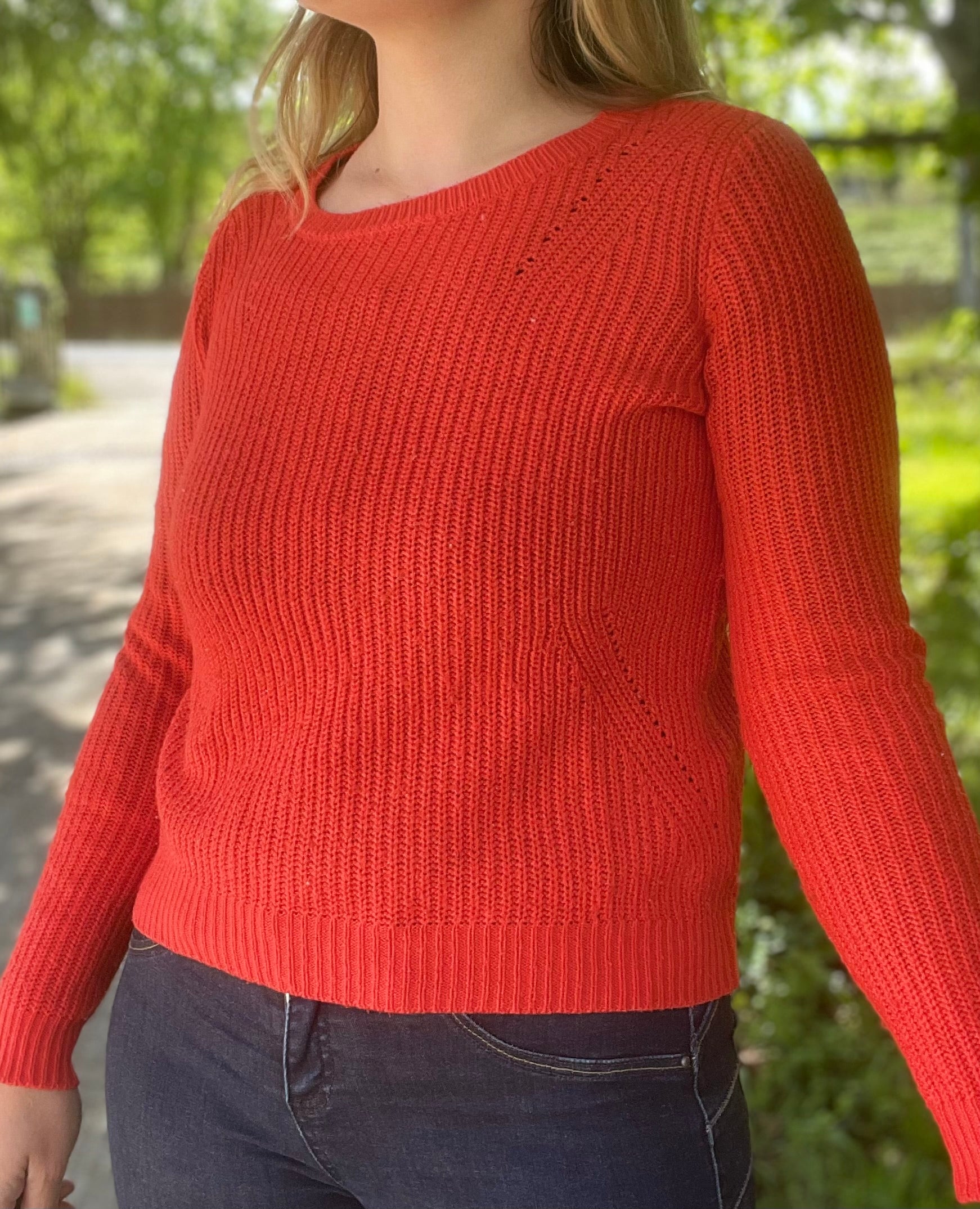 Pull orange lumineux