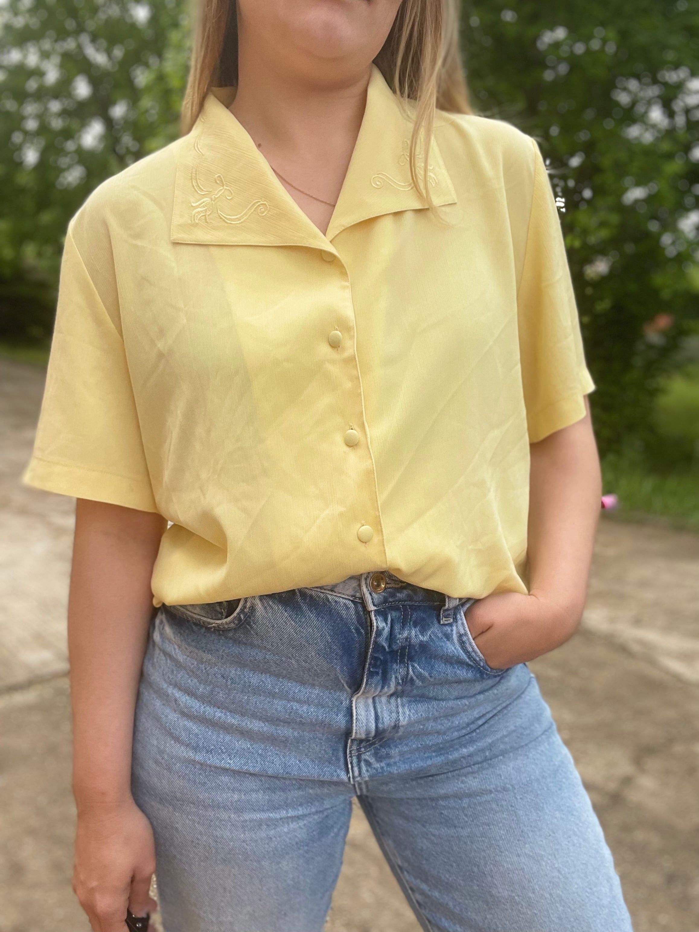 Chemise vintage jaune pastel brodée 40