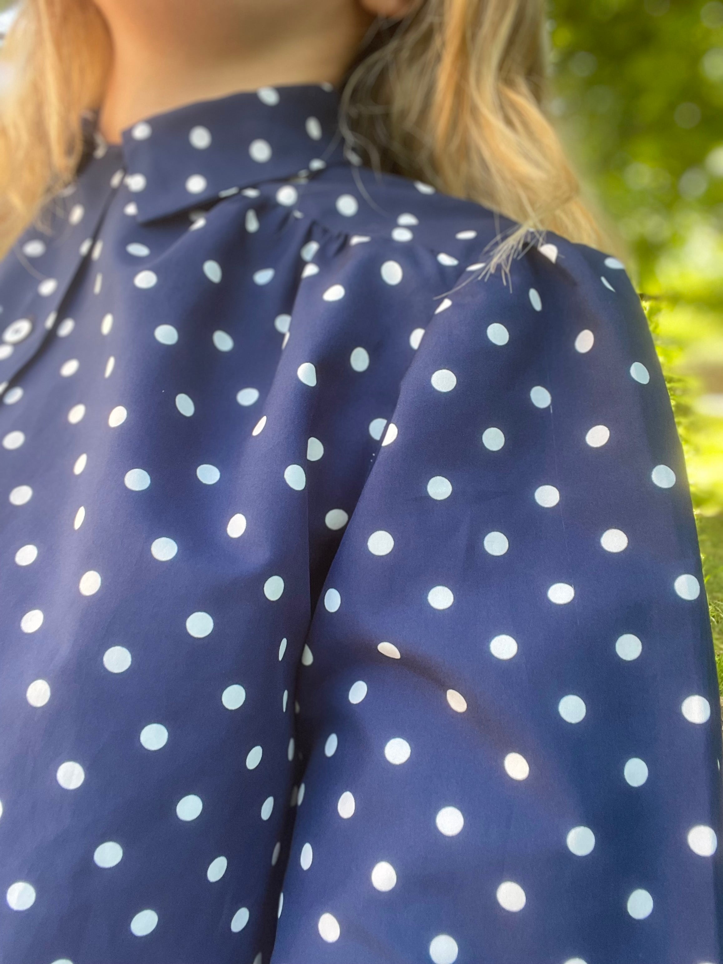 Chemise vintage marine à pois