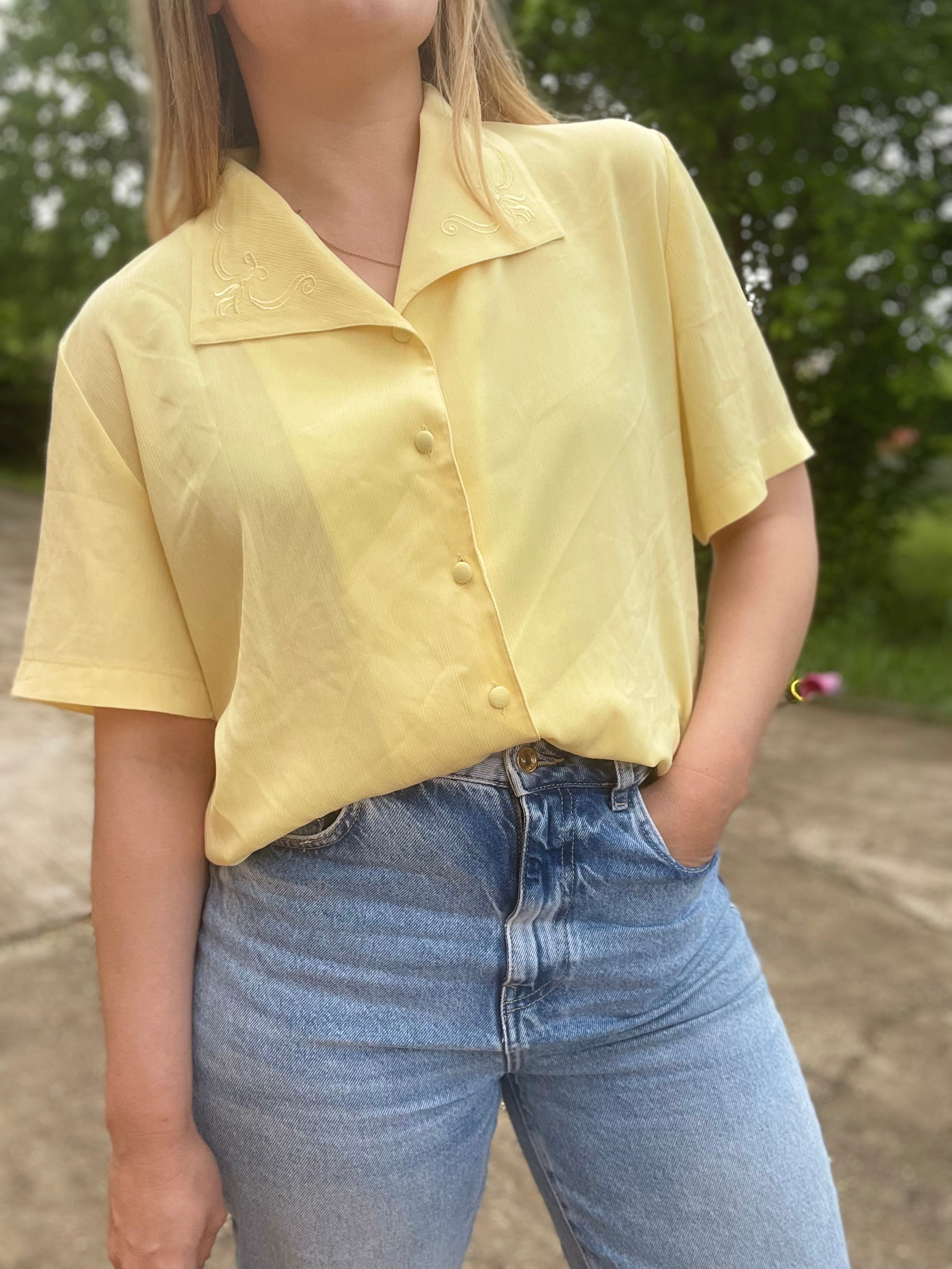 Chemise vintage jaune pastel brodée 40