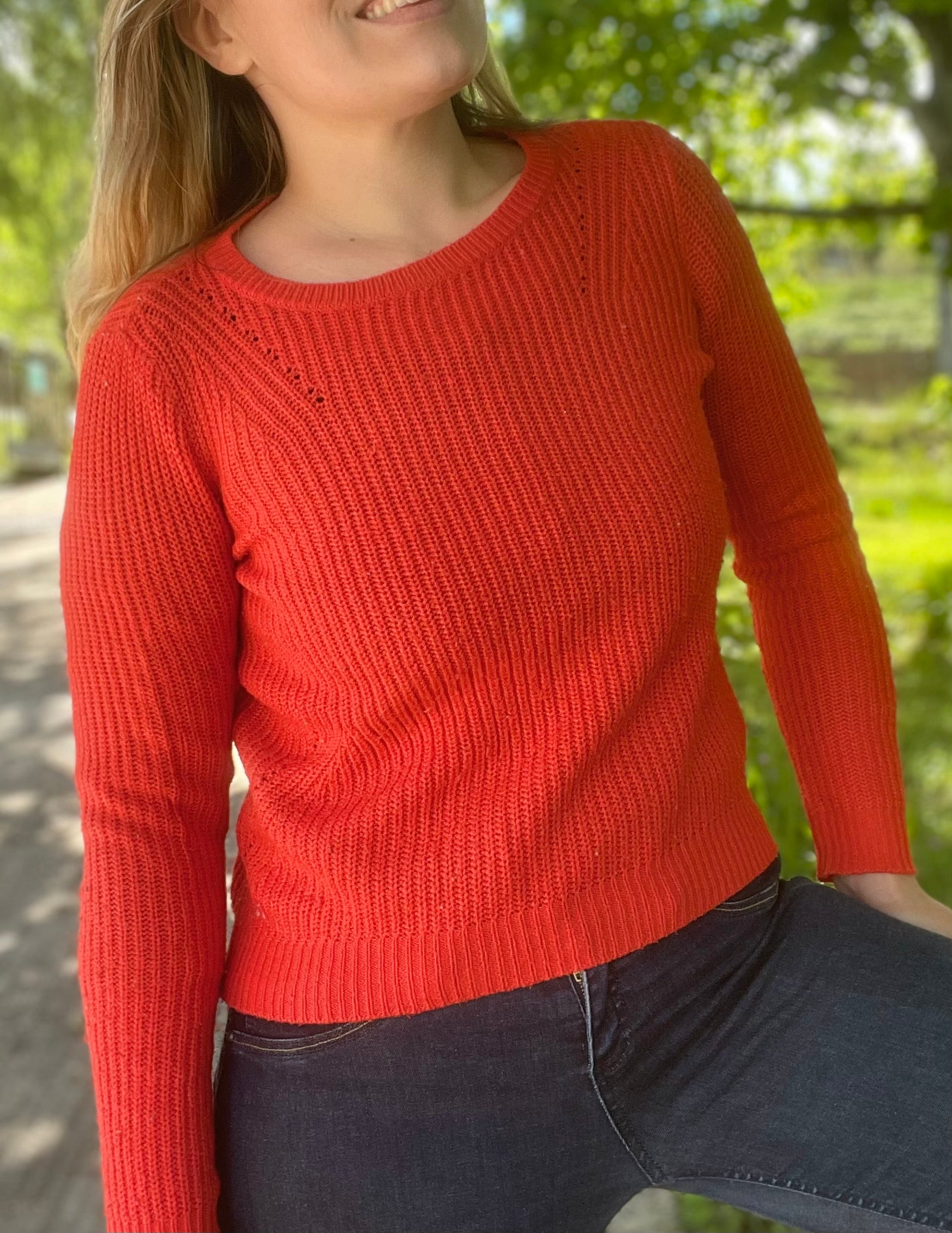 Pull orange lumineux