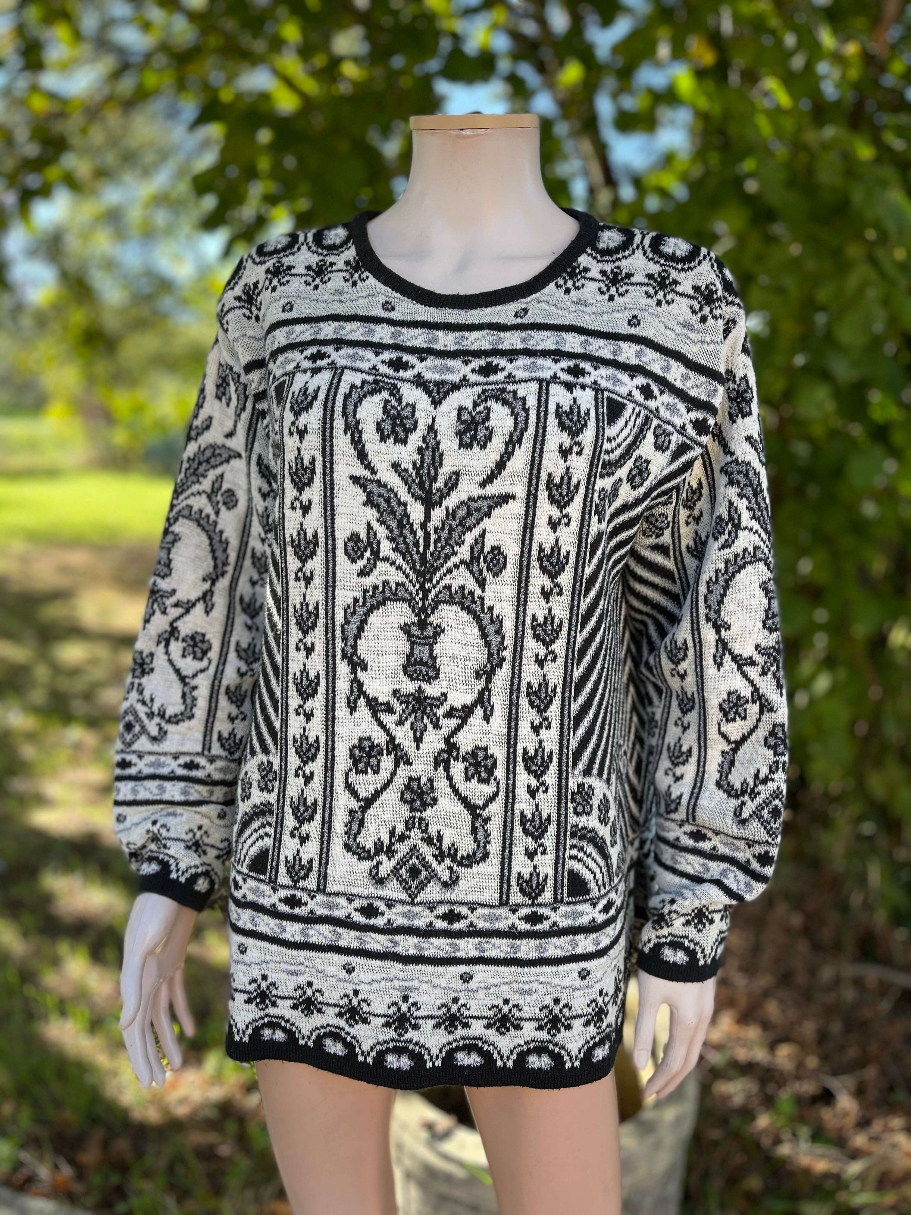 Pull vintage noir & blanc à motifs baroques – Philippe le Bac – Taille 40/42