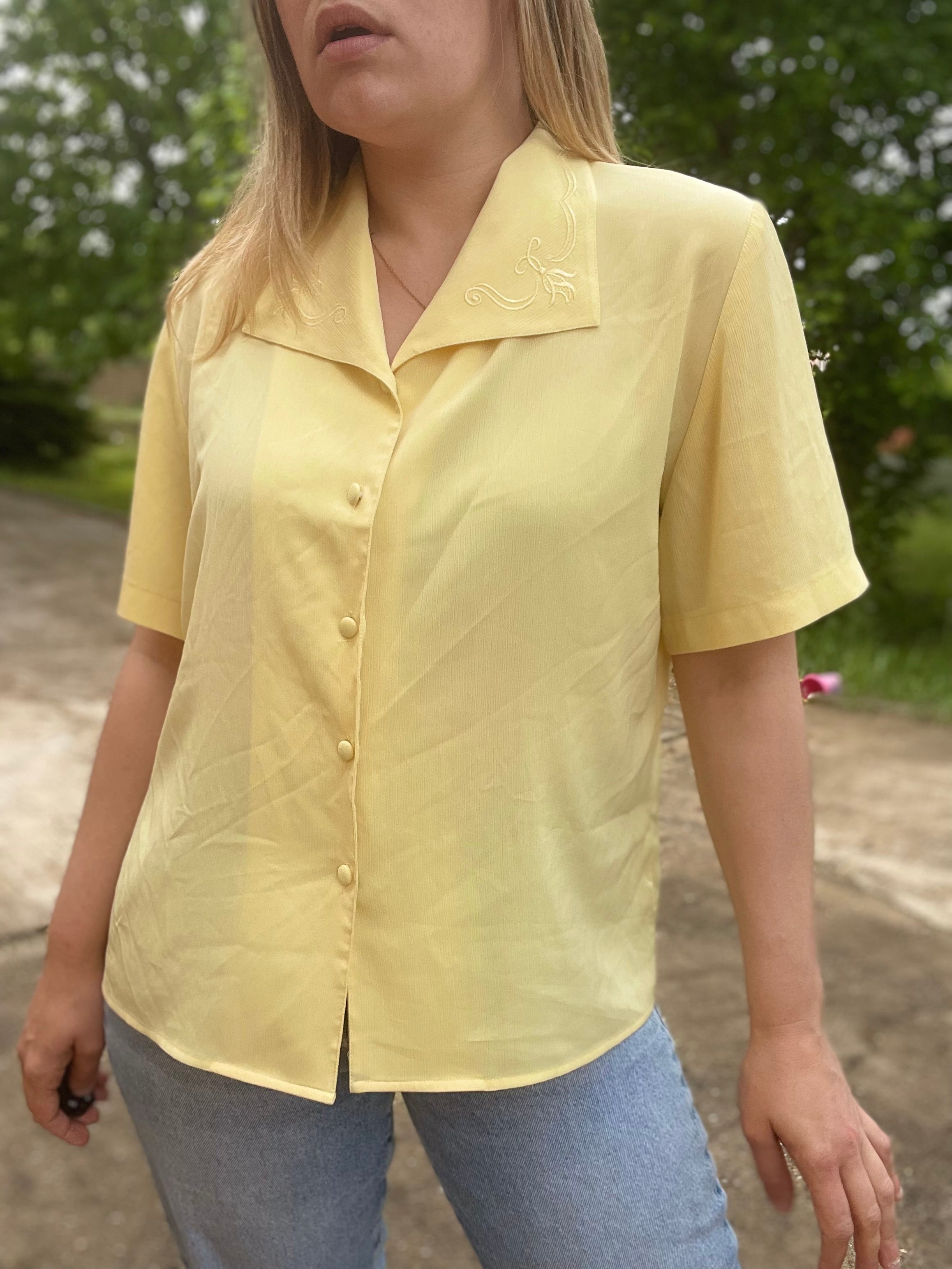 Chemise vintage jaune pastel brodée 40