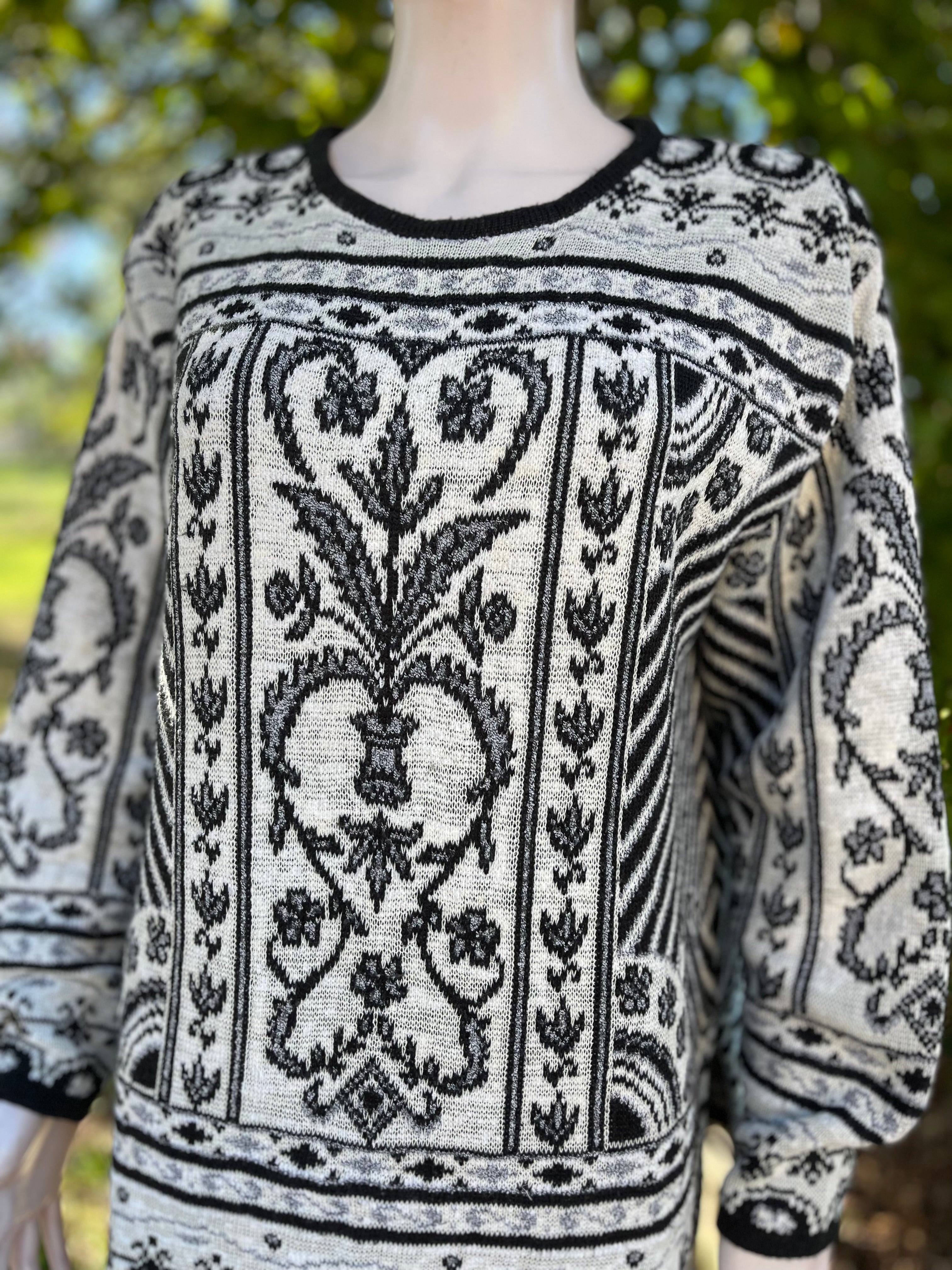 Pull vintage noir & blanc à motifs baroques – Philippe le Bac – Taille 40/42